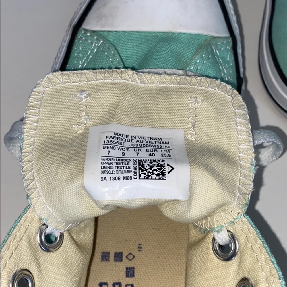 Converse - Picture 3 of 3